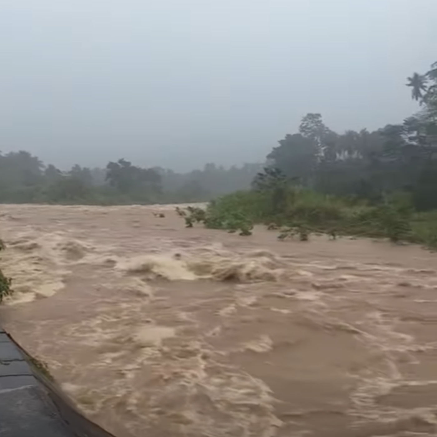 Rising waters in Cahulugan River as typhoon Basyang batters Gingoog City — Are flood mitigation measures enough?